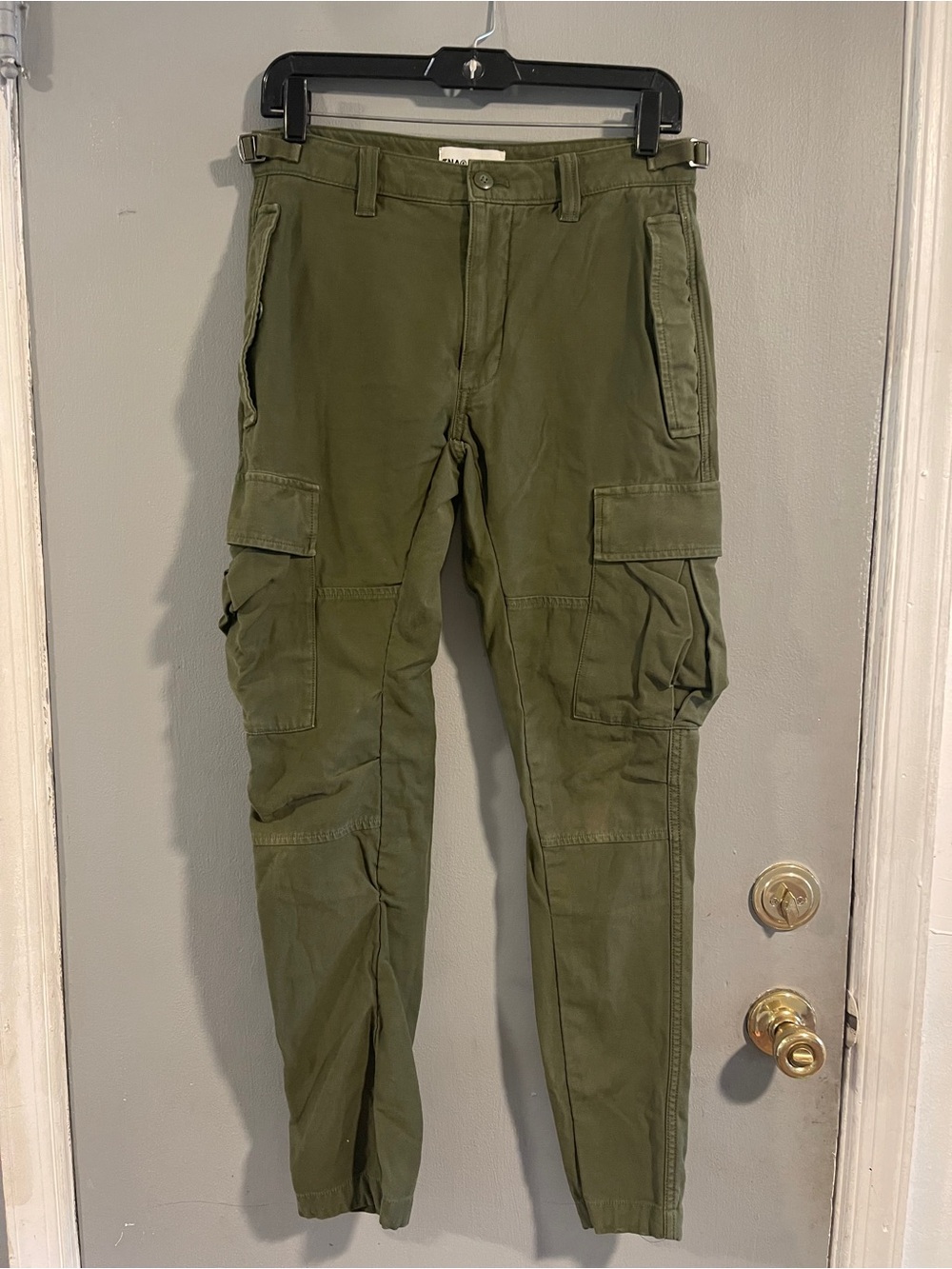 TNA Aritzia Cargo Pants Size 4